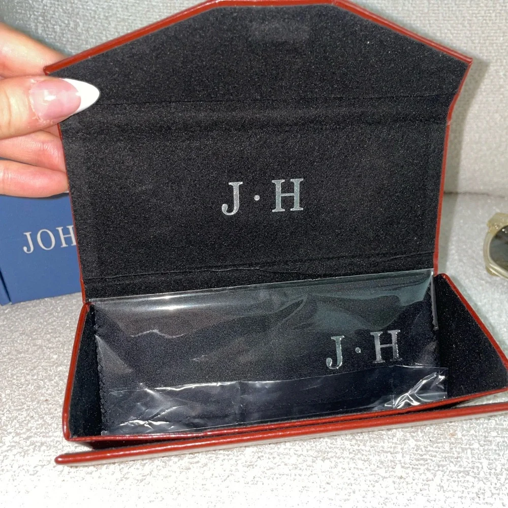 Johnny Hampton new box